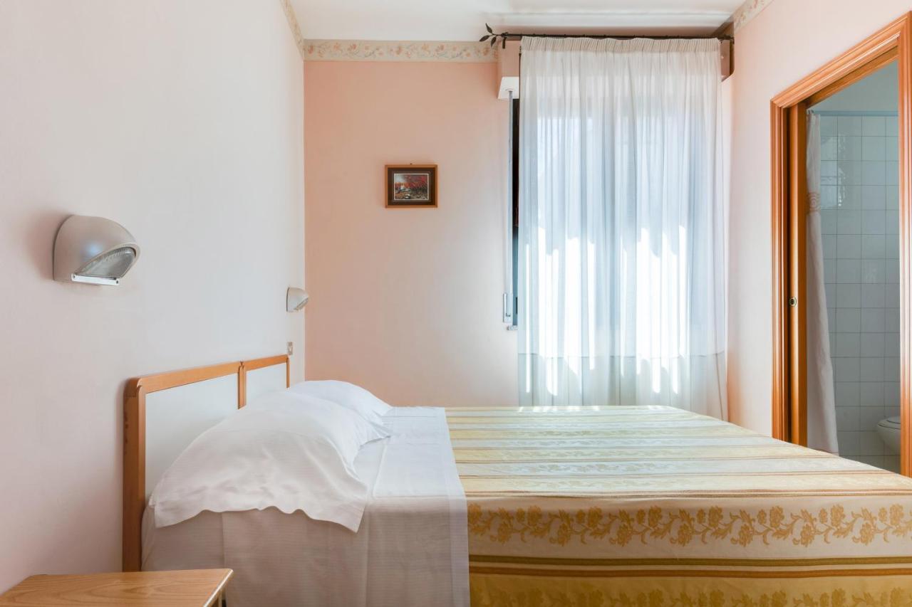 Hotel Sorriso Ρίμινι Εξωτερικό φωτογραφία