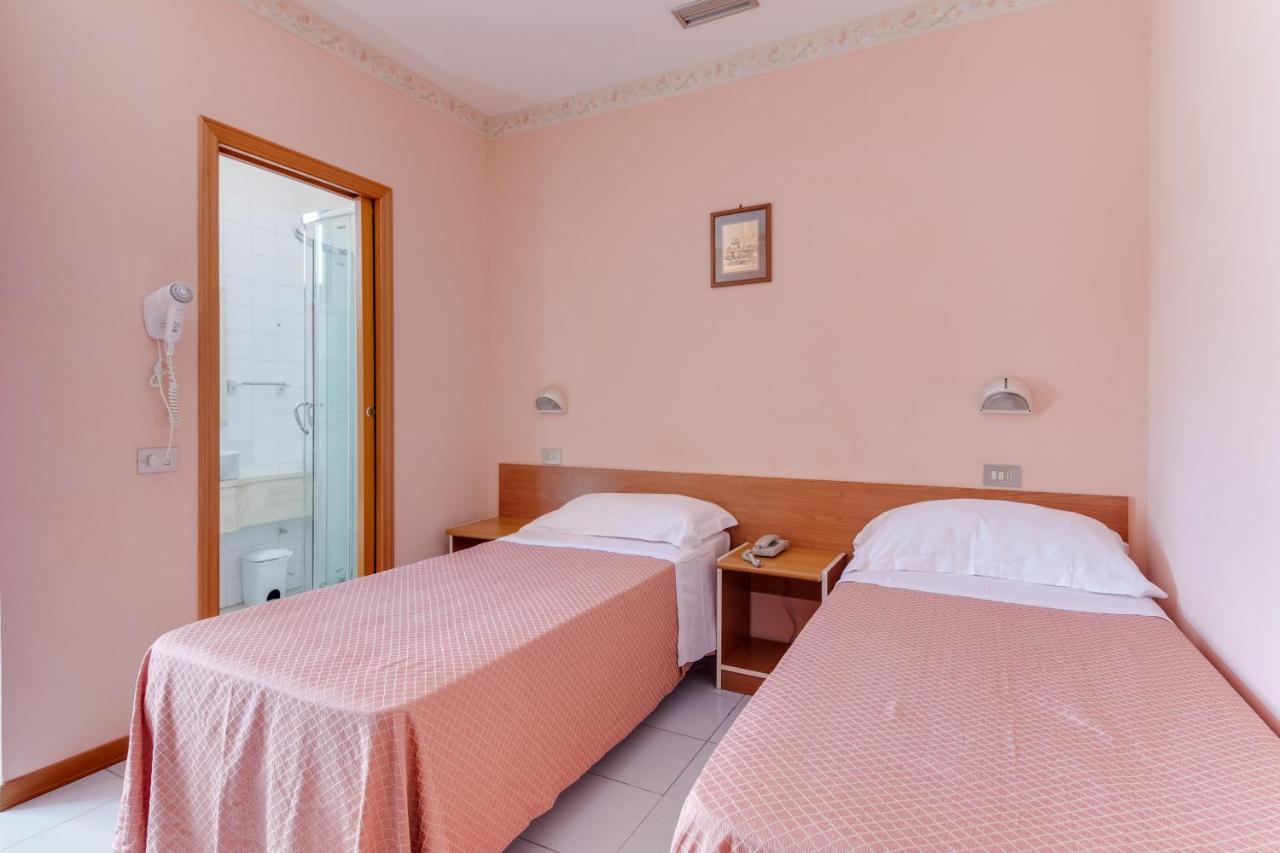Hotel Sorriso Ρίμινι Εξωτερικό φωτογραφία
