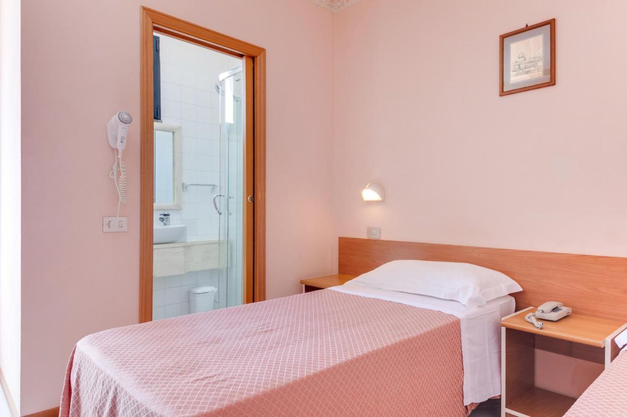 Hotel Sorriso Ρίμινι Εξωτερικό φωτογραφία